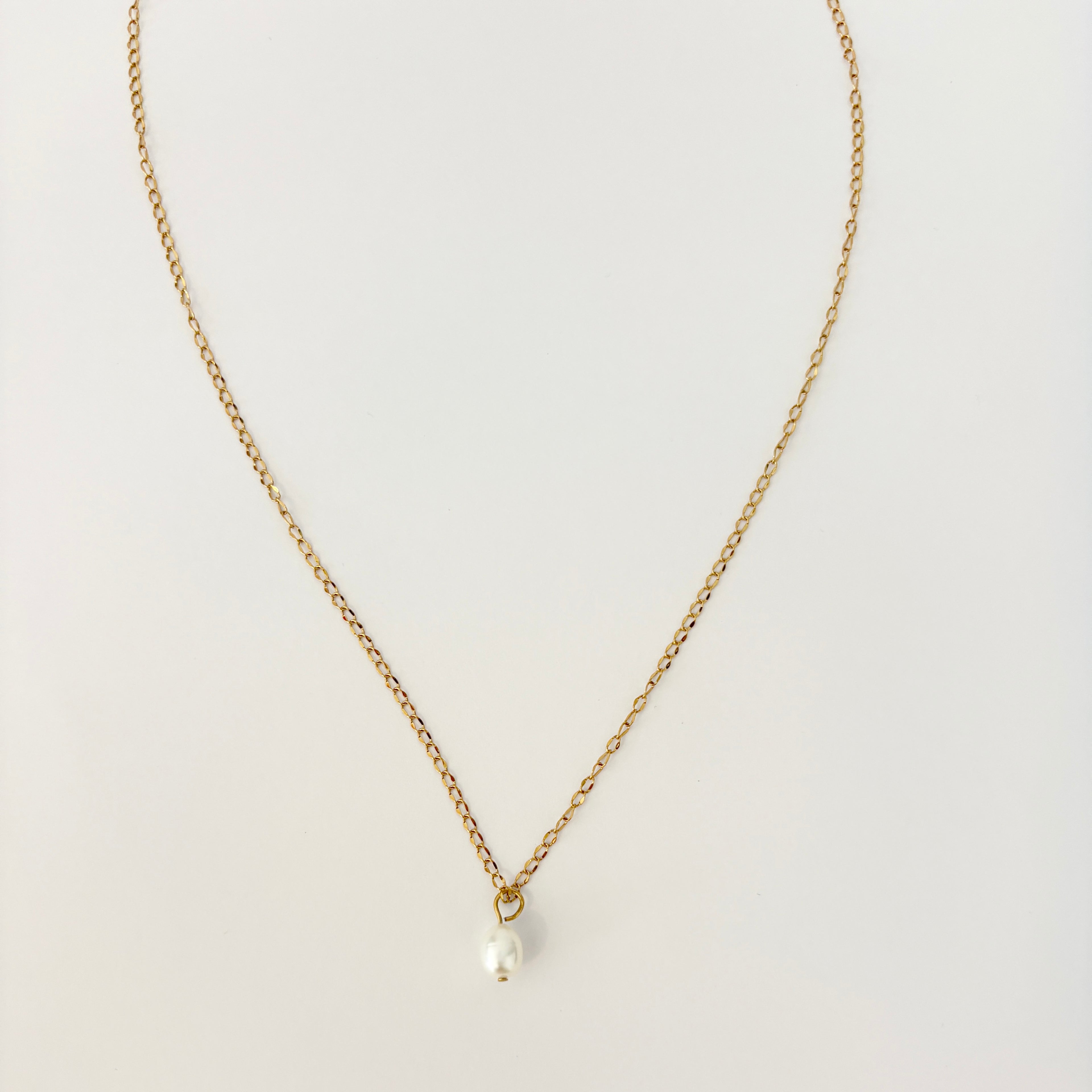 Collier doré avec perle d'eau douce en acier inoxydable – Fait main | Mavdorel