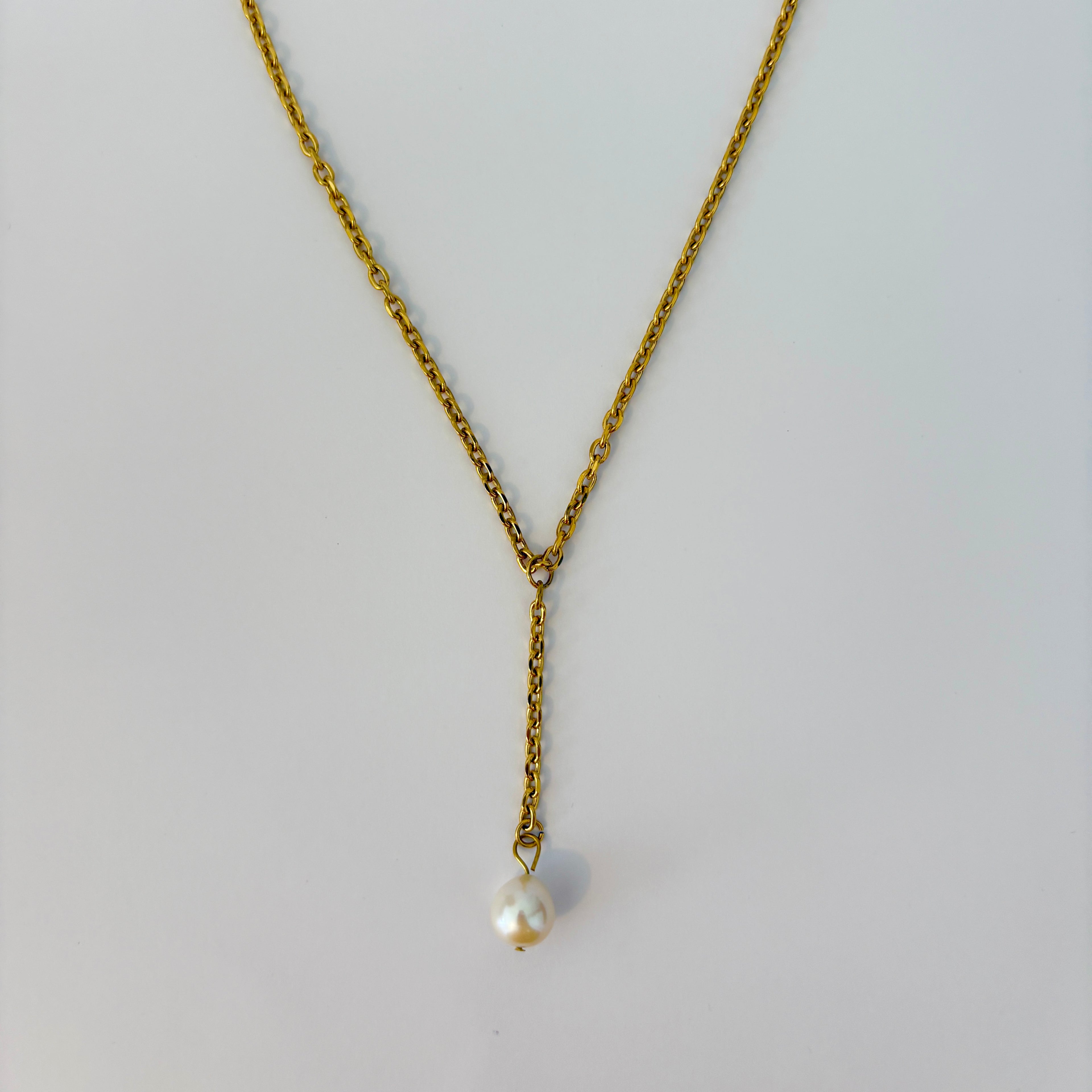 Collier Eclat Perlé -Chaine doré avec perle d'eau douce suspendue en acier inoxydable -Fait main