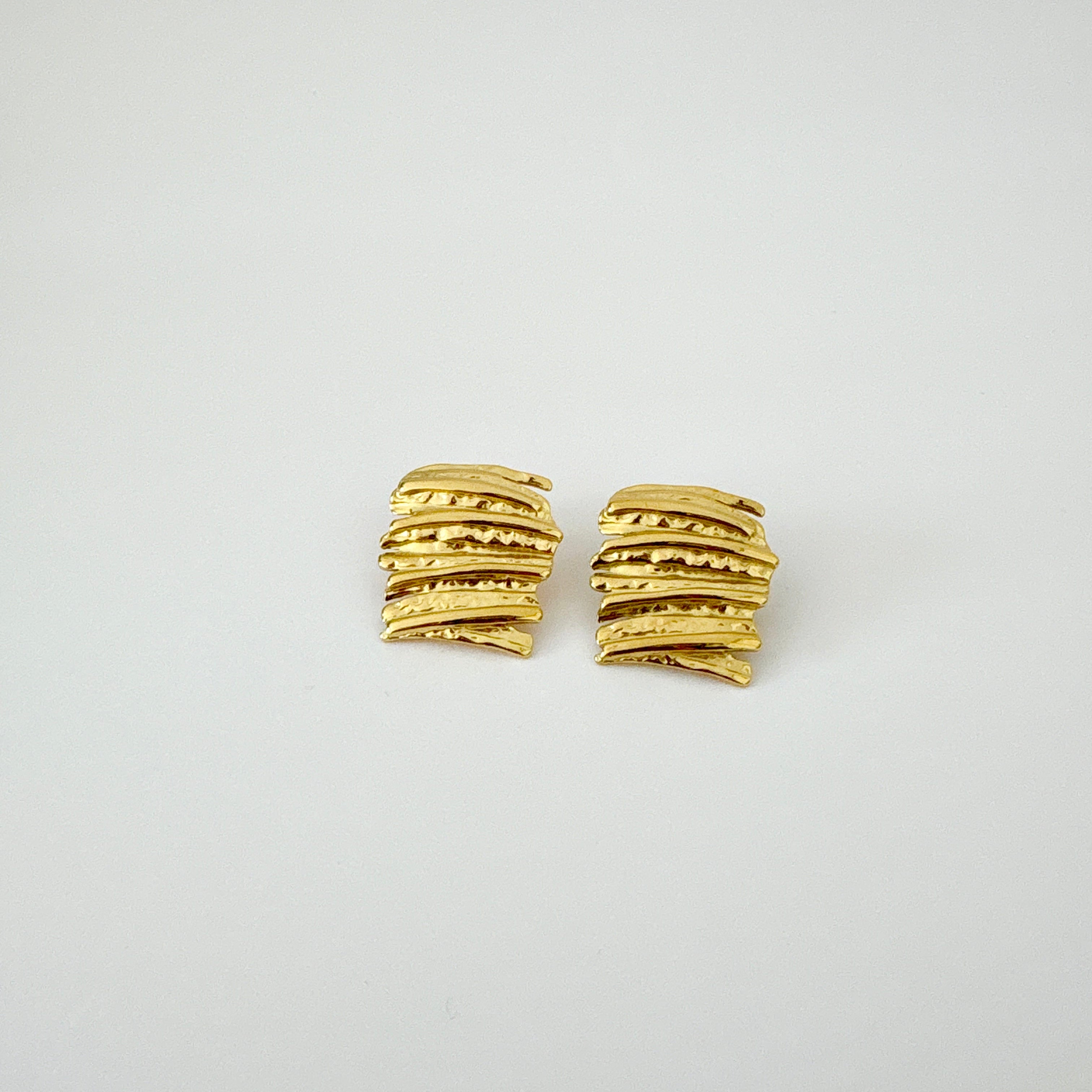 Boucles d’oreilles Nova - Rectangulaires texturées en acier inoxydable
