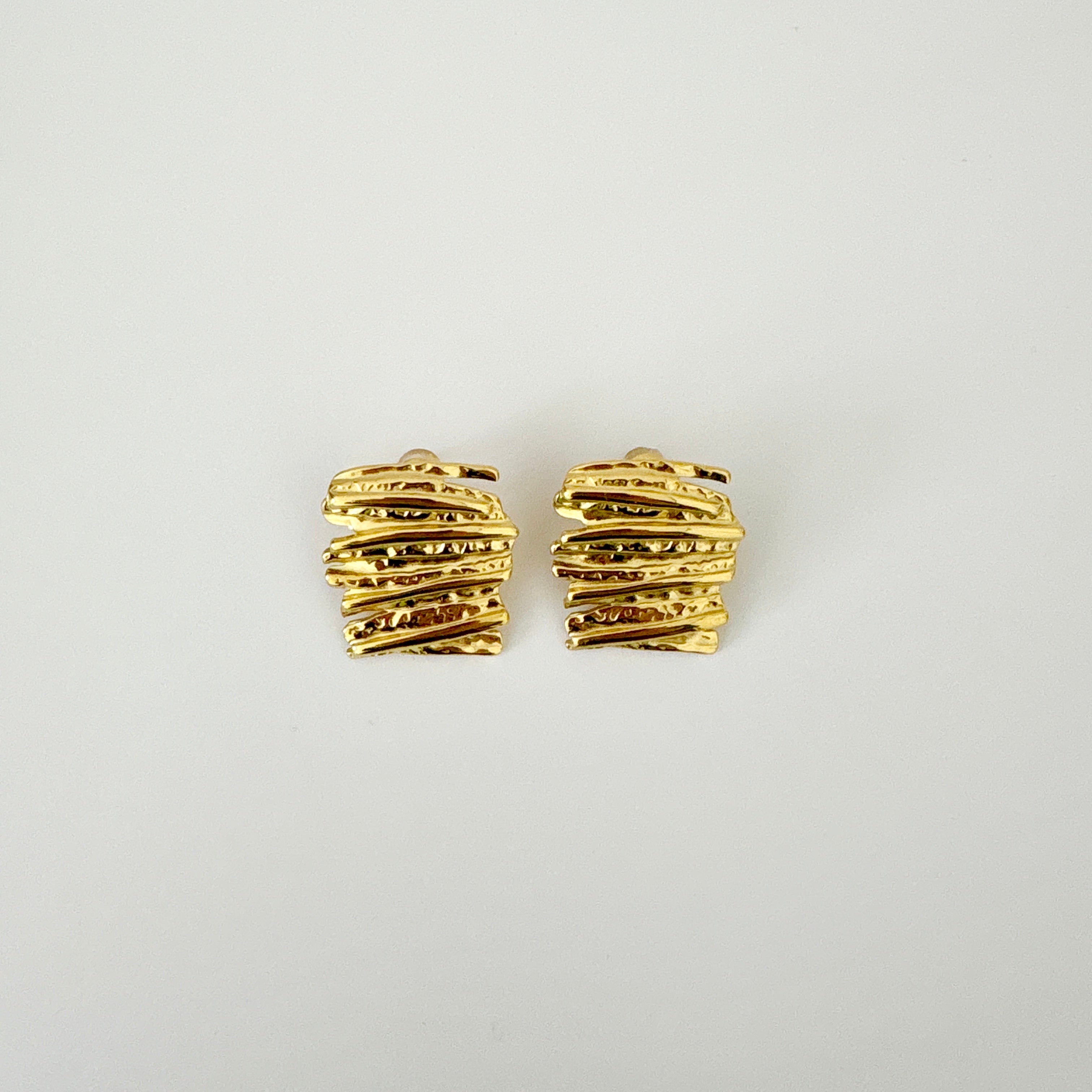 Boucles d’oreilles Nova - Rectangulaires texturées en acier inoxydable